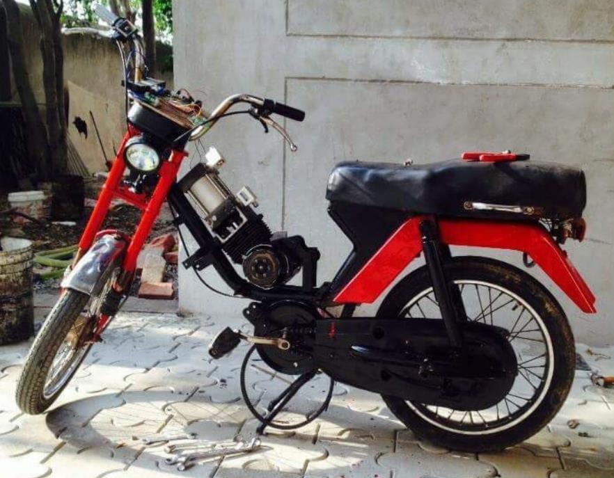 Completed compressed air vehicle — TVS Champ 60 with pneumatic engine